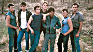 Guldgänget. Cruise, Lowe, Howell, Dillon, Maccio, Estevez och Swayze. Gänget i Coppolas film The Outsiders.