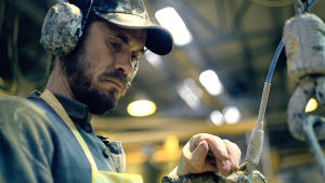 Miehen työ -elokuvan pääroolin näyttelee Tommi Korpela.