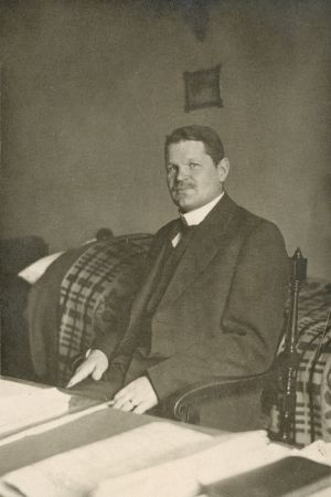 Bruno Jalander utnämndes till landshövding i Nylands län i oktober 1917. Under de rödas välde gick Jalander under jorden och återinträdde i tjänst när tyskarna befriat Helsingfors. Landshövdingen i Nylands län, Bruno Jalander, år 1918.