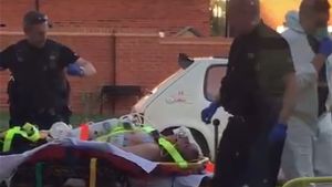 Den brittiska mannen som exponerats för novitjok hämtades av ambulanspersonal i sitt hem i Amesbury den 30 juni. Hans partner hade förts till sjukhus redan på morgonen. Den brittiska mannen som exponerats för novitjok hämtades av ambulanspersonal i sitt hem i Amesbury den 30 juni. Hans partner hade förts till sjukhus redan på morgonen.