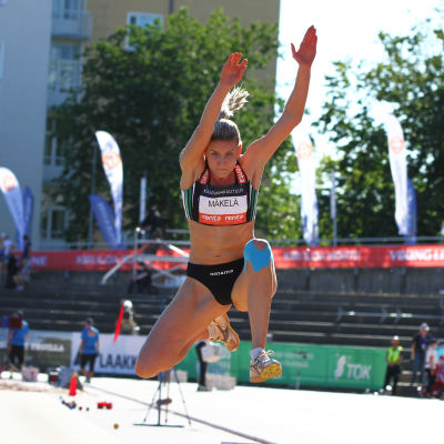 Kristiina Mäkelä avslutade säsongen med att vinna FM-guld i Kalevaspelen i Åbo.