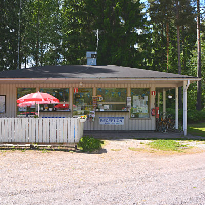 Receptionen vid campingplatsen i Kokon i Borgå