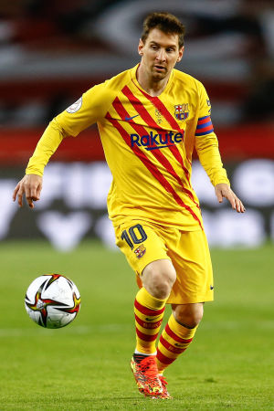 Barcelonas Lionel Messi är på väg mot sin femte raka skyttekungstitel. Argentinaren har gjort 25 mål och tvåan Karim Benzema i Real Madrid 21. Barcelonas Lionel Messi är på väg mot sin femte raka skyttekungstitel. Argentinaren har gjort 25 mål och tvåan Karim Benzema i Real Madrid 21.