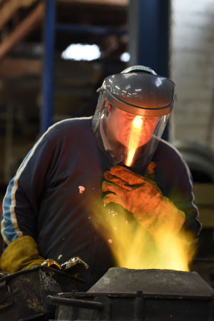 En brittisk vd förtjänar i snitt 120 gånger mer i månaden än en industriarbetare En brittisk vd förtjänar i snitt 120 gånger mer i månaden än en industriarbetare