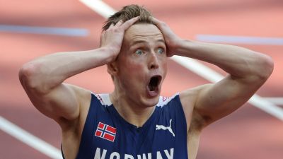 Karsten Warholm ser förvånad ut