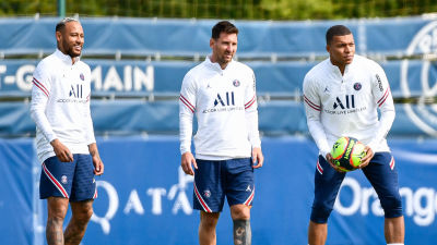 Neymar, Lionel Messi och Kylian Mbappé bildar en giftig anfallstrio i PSG.