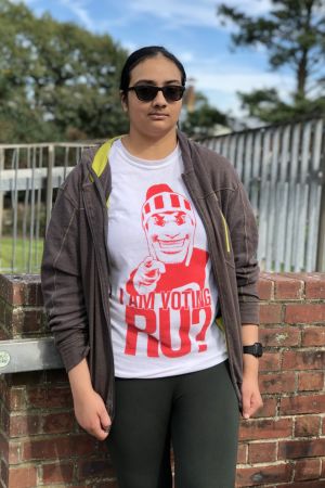 Avantika Yellapantula frågar alla medstudenter vid Rutgers om de tänker rösta.