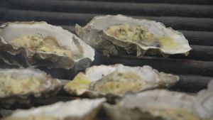 Grillade ostron med kryddsmör Grillade ostron med kryddsmör