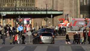 Brandbilar utanför Helsingfors centralstation.