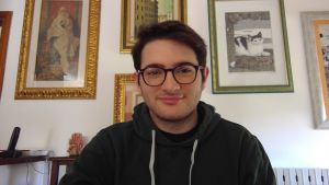 Fransesco Felice Forero åkte till sitt föräldrahem när koronarestriktionerna infördes. Det är omkring 500 kilometer mellan Milano och Fabriano. Den italienska studeranden Fransesco Felice Forero sitter i sitt barndomshem under coronakarantänen.