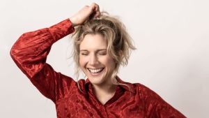 Josefin Sonck är uppvuxen i Vasa och på Åland men bor nu i Sverige. josefin sonck