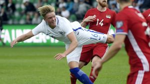 Fredrik Jensen spelade både mot Ukraina och mot Liechtenstein. Fredrik Jensen, Finland-Liechtenstein 2017.