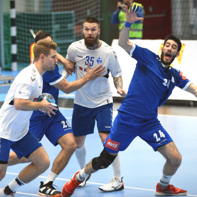 Finland kämpar mot Grekland i VM-kvalet i handboll.