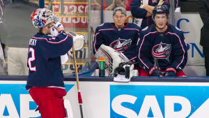 Sergej Bobrovskij, Joonas Korpisalo och Zach Werenski var besvikna. Sergej Bobrovskij, Joonas Korpisalo och Zach Werenski.