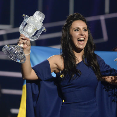 Ukrainas Jamala har precis vunnit Eurovisionen.