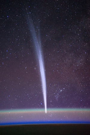 Komeetta Lovejoy kuvattuna avaruusasemalta.