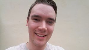 Theo Sjöblom, bildningsnämndens ordförande i Hangö och styrelsemedlem i samkommunen för VNF. Politikern Theo Sjöblom i Hangö.
