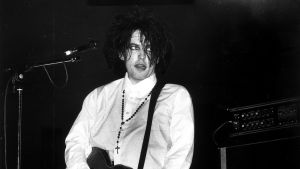 Robert Smith live i Berlin, 1987. Robert Smith live i Berlin, 1987.