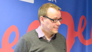 Aapo Roselius Historiker Aapo Roselius och Henrik Meinander var studiogäster i Vega Söndag 12.3.