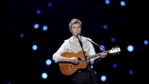 Axel Ehnström som artisten Paradise Oskar i Eurovisionen 2011. Paradise Oskar