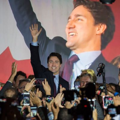 Liberalerna med Justin Trudeau tog skrällseger i det kanadensiska parlamentsvalet.