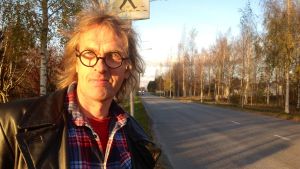 Andy Sundqvist, nära den plats där olyckan inträffade år 1973 Andy Sundqvist, nära den plats där han var med om en svår olycka år 1973