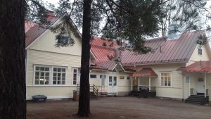 Denna skola är en central del av Norra Paipis bycentrum. (Arkivbild.) norra paipis skola i sibbo