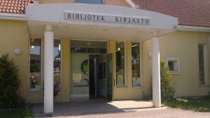 ingång till Liljendal bibliotek