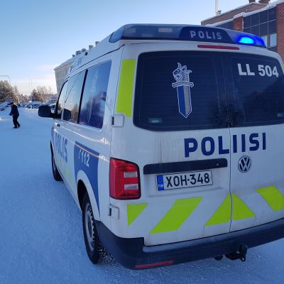 Poliisiauto.