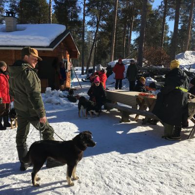 Porokoiraihmiset koolla.