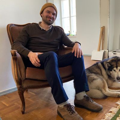Antti Tuomola vietti kartanon herran elämää lähes puolitoista vuotta.