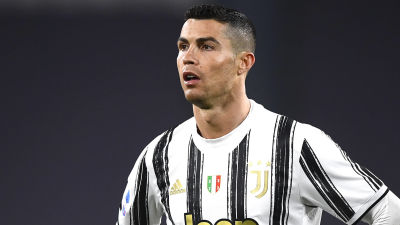 Juventus stora stjärna Cristiano Ronaldo toppar skytteligan. Han har stått för 25 av Juventus 64 ligamål.