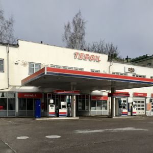 Teboils bensinstation i Borgå ligger öde en vårdag