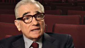 Ohjaaja Martin Scorsese puhuu Ingmar Bergmanista. Kuva dokumenttisarjasta Bergmanin videot.