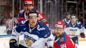 Mikko Lehtonen kvitterade i sista perioden. Mikko Lehtonen i en match mot Ryssland.