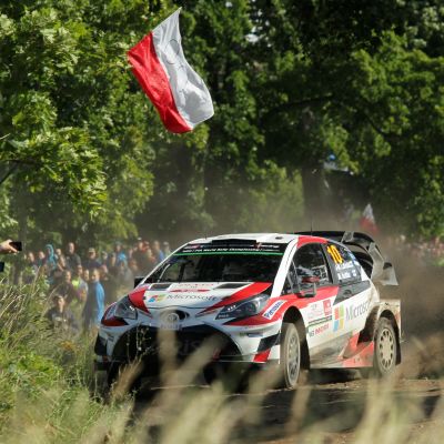 Jari-Matti Latvala kör rally.