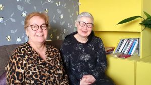 Urve Vesik och Margo Orupõld jobbar på Pärnu Naiste Tugikeskus, ett skyddshem och supportcenter för kvinnor och barn som är utsatta för våld i hemmet. Urve Vesik och Margo Orupõld jobbar på Pärnu Naiste Tugikeskus, ett skyddshem och supportcenter för kvinnor och barn som är utsatta för våld i hemmet.