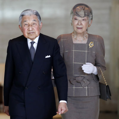 Kejsar Akihito och kejsarinnan Michiko.