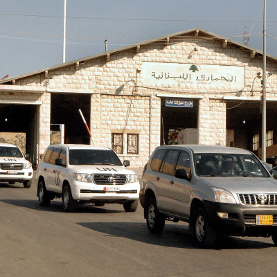 En konvoj med vapenexperter från OPCW på väg in i Syrien för att utreda misstankar om attacker med kemiska vapen
