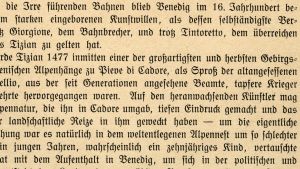 Fraktuura kirjaintyyppi (kirjasin, fontti, aakkoset, kirjasinlaji). Fraktuuralla ladottu saksankielinen teksti kuvateoksesta "Tizian, E. A. Seemanns Künstlermappen". Vanhan kirjan sivu, yksityiskohta tekstistä, painettu mahdollisesti vuonna 1921.