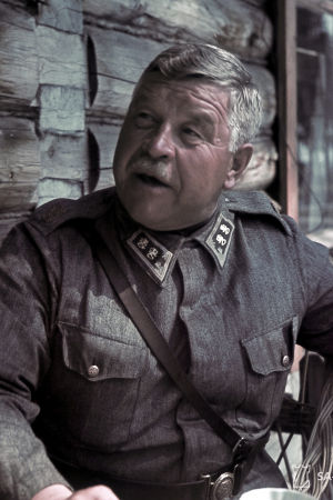 Kenraaliluutnantti Taavetti Laatikainen kesällä 1942 kenraaliluutnantti Taavetti Laatikainen kesä-heinäkuussa 1942