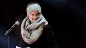 Kulturminister Amanda Lind (MP) har berättat att hon berördes väldigt starkt av SVT:s dokumentär. I dag har hon träffat Dramatens ledning. Amanda Lind