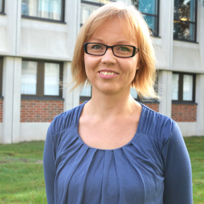 Minna Levälahti, språkråd på Svenska Yle.
