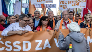 De tjeckiska socialdemokraternas ledare Lubomír Zaorálek till vänster.