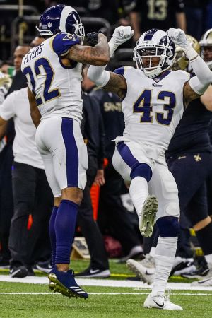 Los Angeles Rams spelare jublar i matchen mot New Orleans Saints. Los Angeles Rams spelare jublar i matchen mot New Orleans Saints.
