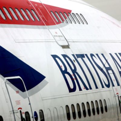 British Airwaysin lentokoneen runko yhtiön tunnuksilla.