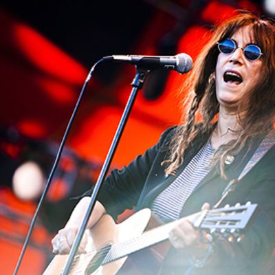 Patti Smith esiintymässä Roskilden festivaaleilla.