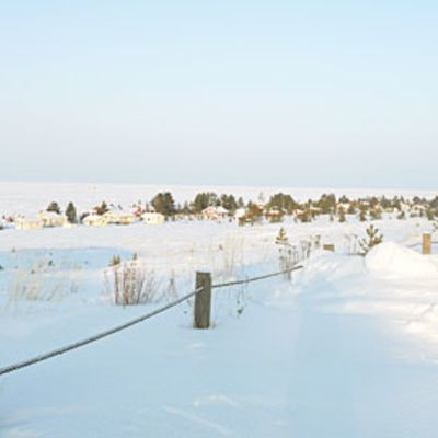 Kuvassa lumimaisema Kalajoen Hiekkasärkiltä