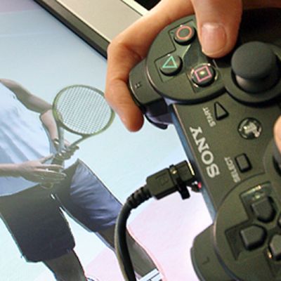 Sonyn Playstation 3 -pelikonsolin ohjain kädessä.