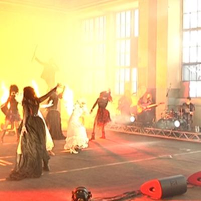 Infernal Musical VR:n konepajalla eli Logomossa.